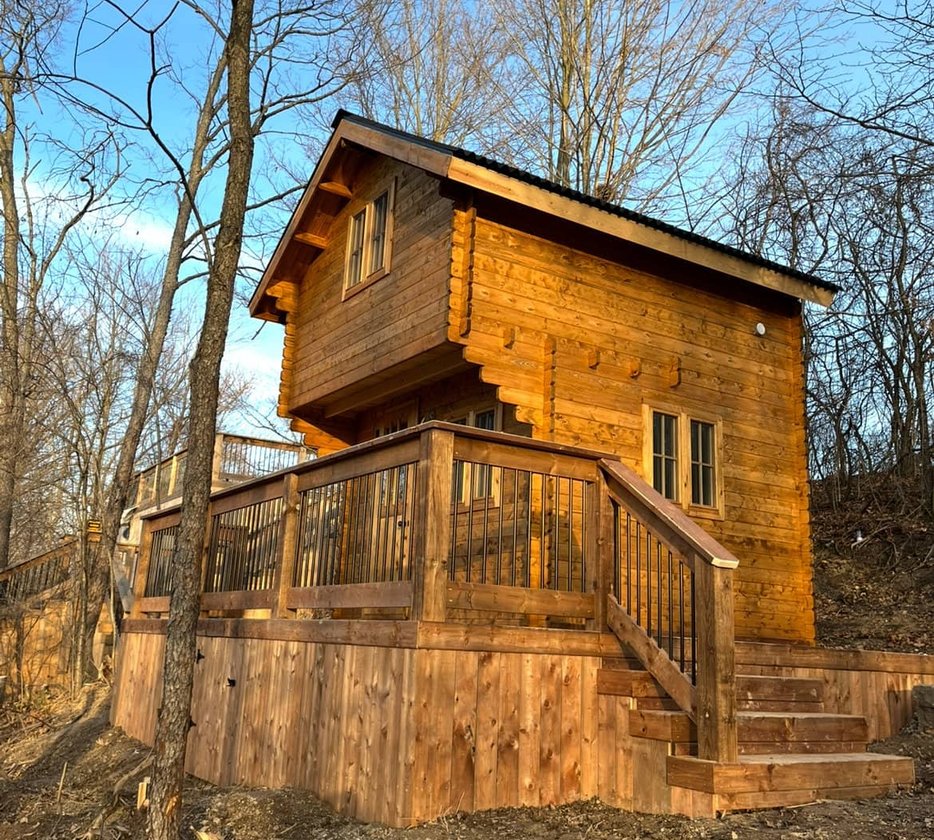 Granny suite log cabin exterior